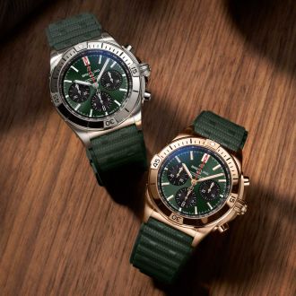 1-1-BR-Chronomat-B01-42-Green-Green-Double StillLife RVB