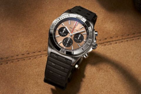 BR-Chronomat-B01-42-Steel-Salmon-StillLife RVB